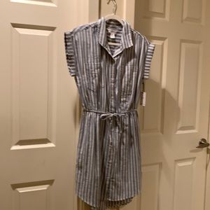 Very cute 100% cotton dress. NWT goes cute with a jeans jacket. Smoke,pet free.